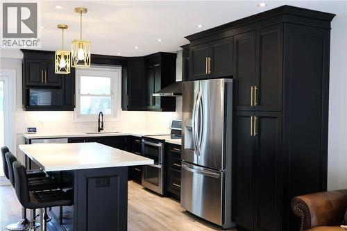 9 Duncairn Court, Hamilton, ON - Indoor Photo Showing Kitchen With Stainless Steel Kitchen With Upgraded Kitchen