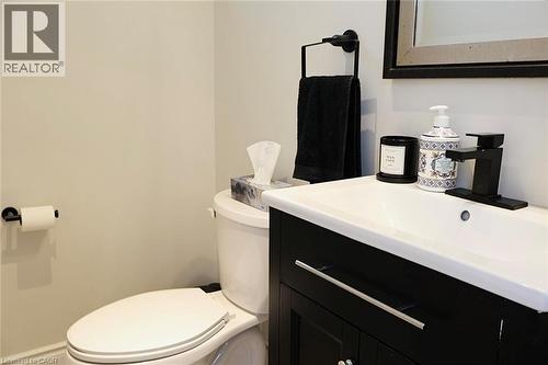 9 Duncairn Court, Hamilton, ON - Indoor Photo Showing Bathroom