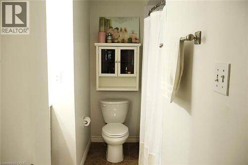 9 Duncairn Court, Hamilton, ON - Indoor Photo Showing Bathroom