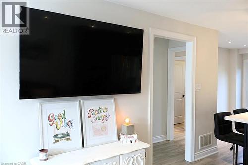 9 Duncairn Court, Hamilton, ON - Indoor