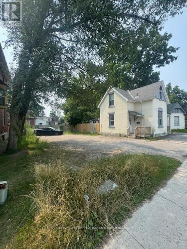 28 Oxford Street W, London North (North N), ON - Outdoor