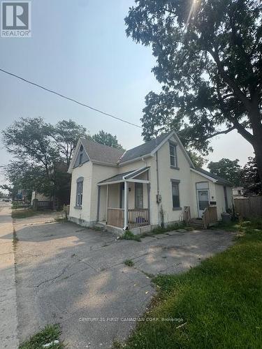 28 Oxford Street W, London North (North N), ON - Outdoor