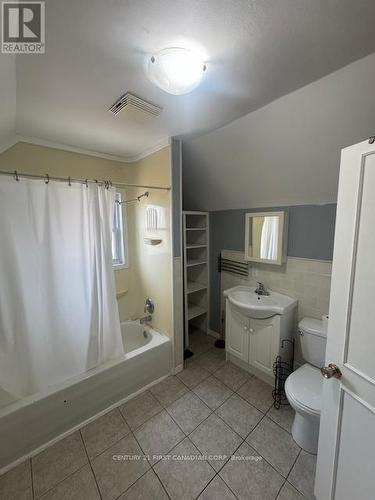 28 Oxford Street W, London North (North N), ON - Indoor Photo Showing Bathroom