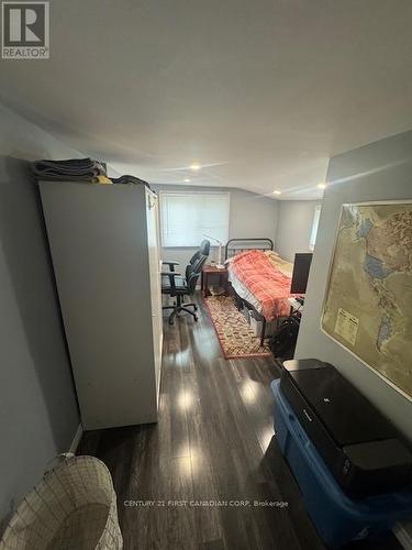 28 Oxford Street W, London North (North N), ON - Indoor