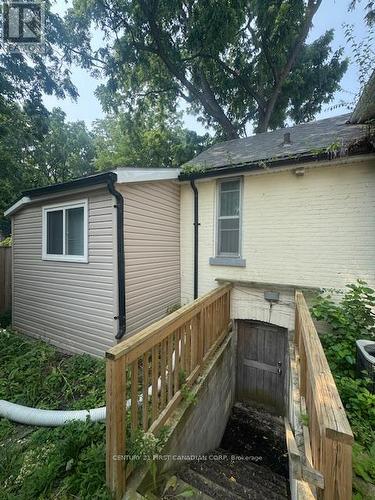 28 Oxford Street W, London North (North N), ON - Outdoor