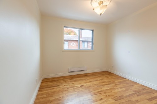 Bedroom - 5202 Rue La Durantaye, Montréal (Saint-Léonard), QC - Indoor Photo Showing Other Room
