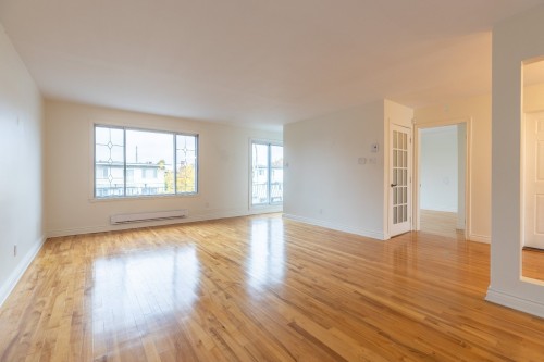 Living Room - 5202 Rue La Durantaye, Montréal (Saint-Léonard), QC - Indoor Photo Showing Other Room