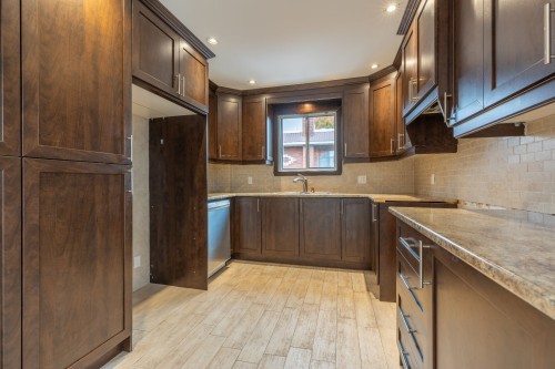 Kitchen - 5202 Rue La Durantaye, Montréal (Saint-Léonard), QC - Indoor Photo Showing Kitchen