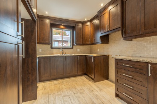 Kitchen - 5202 Rue La Durantaye, Montréal (Saint-Léonard), QC - Indoor Photo Showing Kitchen