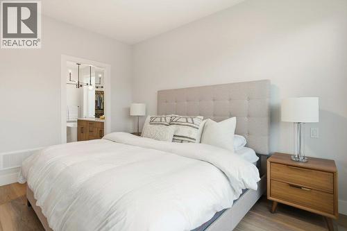 3309 Aspen Lane, Kelowna, BC - Indoor Photo Showing Bedroom