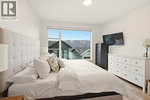3309 Aspen Lane, Kelowna, BC - Indoor Photo Showing Bedroom