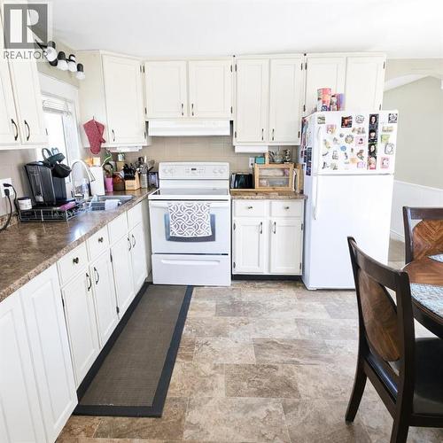 Kitchen - 613 53 Street, Edson, AB 