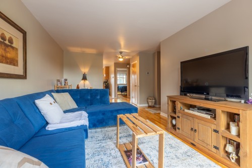 Living Room - 8100 Rue Malouin, Montréal (Saint-Léonard), QC - Indoor Photo Showing Living Room