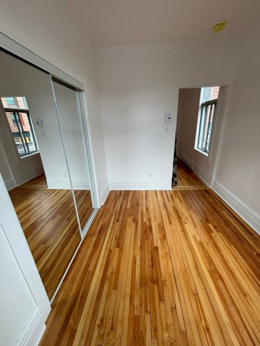 Penderie (Walk-in) - 15 Rue De L'Église, Montréal (Verdun/Île-Des-Soeurs), QC - Indoor Photo Showing Other Room