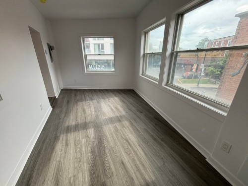 Salon - 15 Rue De L'Église, Montréal (Verdun/Île-Des-Soeurs), QC - Indoor Photo Showing Other Room