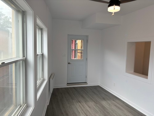 Salon - 15 Rue De L'Église, Montréal (Verdun/Île-Des-Soeurs), QC - Indoor Photo Showing Other Room