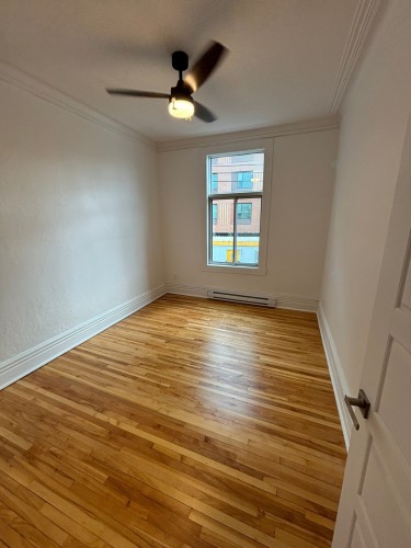 Salle - 15 Rue De L'Église, Montréal (Verdun/Île-Des-Soeurs), QC - Indoor Photo Showing Other Room