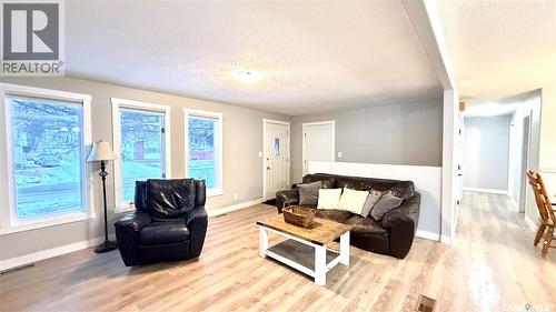 56 Tufts Crescent, Outlook, SK - Indoor Photo Showing Living Room