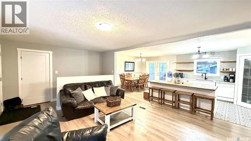 56 Tufts Crescent, Outlook, SK - Indoor Photo Showing Living Room