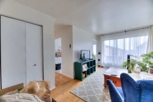 Living Room - 405-3355 Rue Ivan-Franko, Montréal (Lachine), QC - Indoor Photo Showing Living Room
