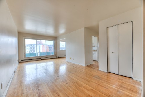 Salon - 302-3355 Rue Ivan-Franko, Montréal (Lachine), QC - Indoor Photo Showing Other Room