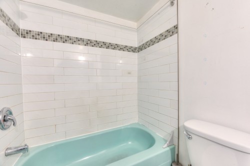 Bathroom - 202-3355 Rue Ivan-Franko, Montréal (Lachine), QC - Indoor Photo Showing Bathroom