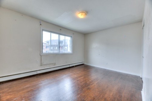 Bedroom - 202-3355 Rue Ivan-Franko, Montréal (Lachine), QC - Indoor Photo Showing Other Room