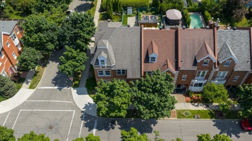 2404 Rue de l'Acajou  Montréal (Saint-Laurent), QC H4R 2R9