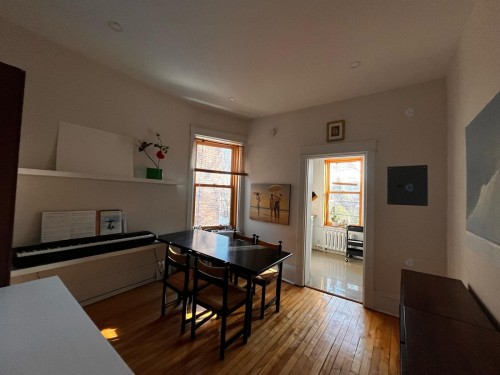 Coin-repas - 20-2096 Av. Claremont, Montréal (Côte-Des-Neiges/Notre-Dame-De-Grâce), QC - Indoor