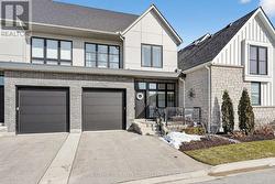 4 - 50 TULIP TREE COMMON  St. Catharines (Grapeview), ON L2S 4C8