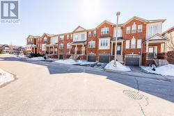 82 - 5980 WHITEHORN AVENUE  Mississauga, ON L5V 2Y4