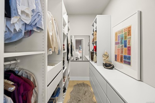 1941 Appleton Pl, Saanich, BC 