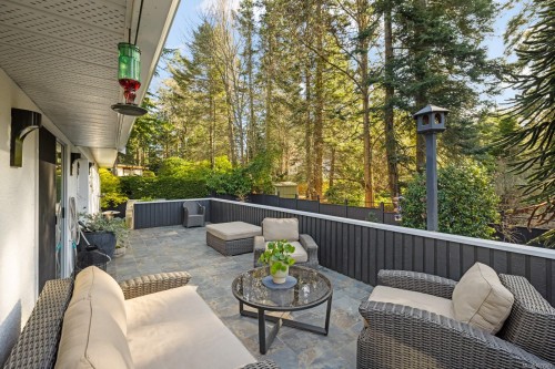 1941 Appleton Pl, Saanich, BC 