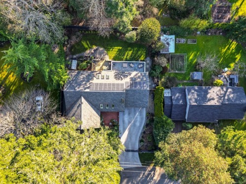 1941 Appleton Pl, Saanich, BC 