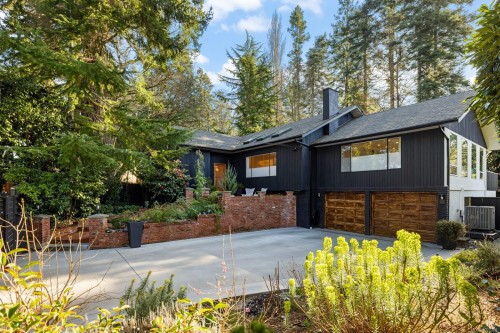 1941 Appleton Pl, Saanich, BC 