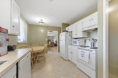 1121 Mountain View Road, Armstrong, BC - Indoor Photo Showing Kitchen