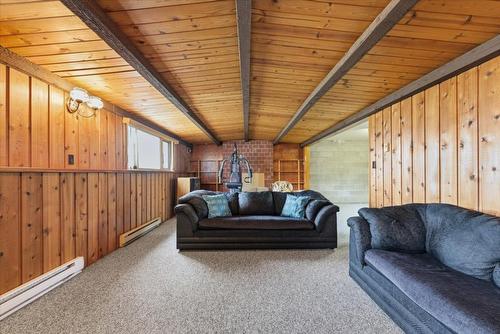 1121 Mountain View Road, Armstrong, BC - Indoor