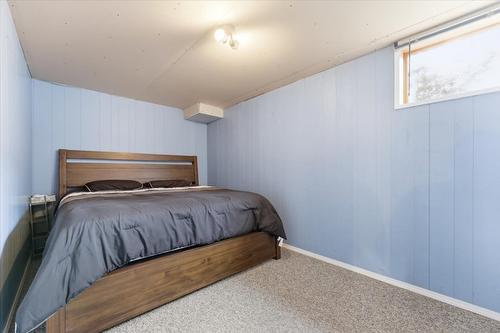 1121 Mountain View Road, Armstrong, BC - Indoor Photo Showing Bedroom