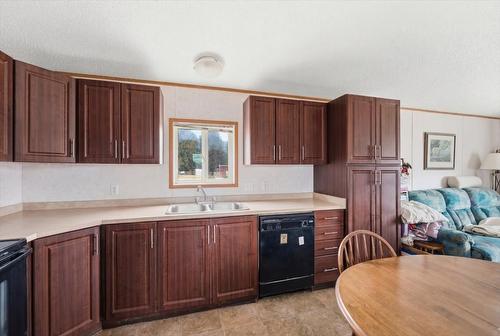 1121 Mountain View Road, Armstrong, BC - Indoor Photo Showing Kitchen With Double Sink