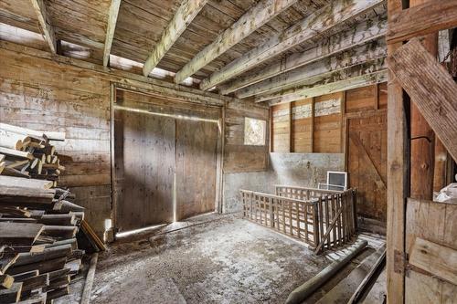1121 Mountain View Road, Armstrong, BC - Indoor Photo Showing Other Room