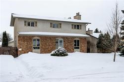 46 Dells CR  Winnipeg, MB R2M 5A1