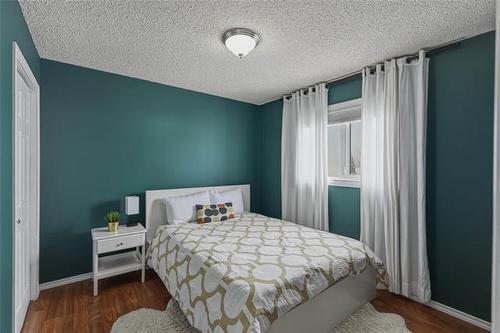 46 Dells Cr, Winnipeg, MB 