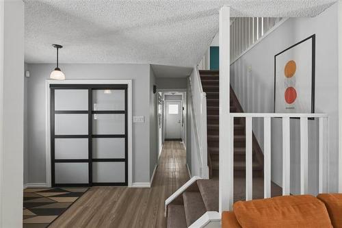 46 Dells Cr, Winnipeg, MB 