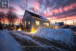 1120 PEMBROKE STREET W Pembroke, ON K8A 5R5