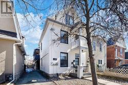 B - 325 HINCHEY AVENUE  Ottawa, ON K1Y 1M1