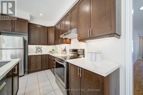 127 Decast Crescent, Markham, ON - Indoor Photo Showing Kitchen