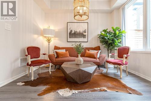 67 Mable Smith Way, Vaughan, ON - Indoor Photo Showing Living Room