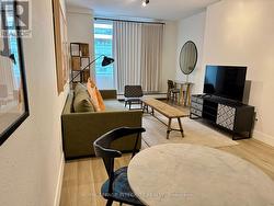 717 - 161 LAURIER AVENUE W  Ottawa, ON K1P 5J2