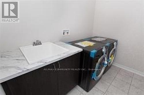 369 Falling Green Crescent, Kitchener, ON - Indoor Photo Showing Laundry Room