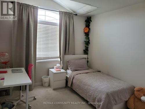 369 Falling Green Crescent, Kitchener, ON - Indoor Photo Showing Bedroom